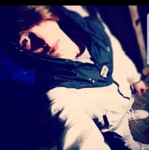 Meet your Posher, Devin